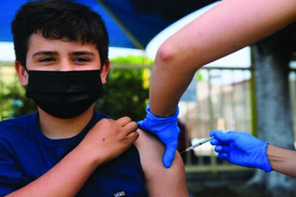 سخنگوی وزارت بهداشت: تمامی دانش آموزان دو نوبت واکسن کرونا تزریق کنند