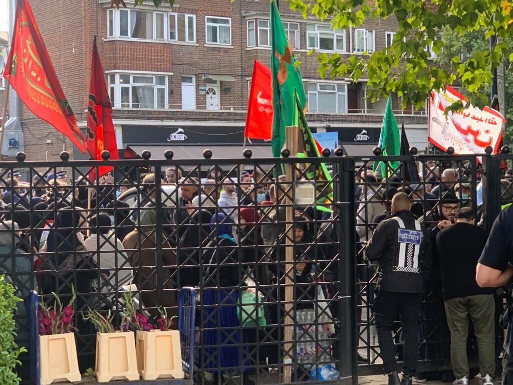 هواداران انقلاب با شعار «لبیک یا حسین» در لندن تجمع کردند