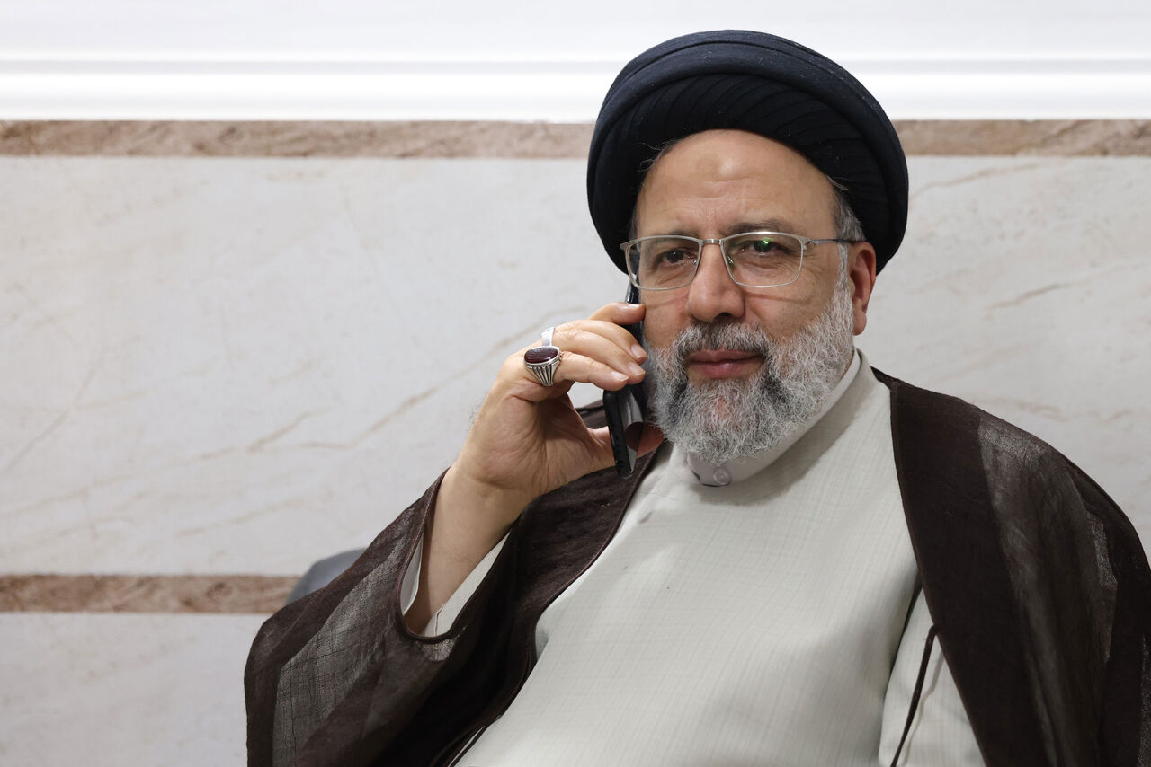 گفت‌وگوی تلفنی  رئیسی با دو جانباز مدافع امنیت پاکدشتی