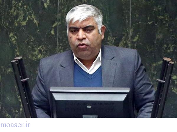 نماینده مجلس: وزیر بهداشت قبل از اینکه استیضاح شود، استعفا کند