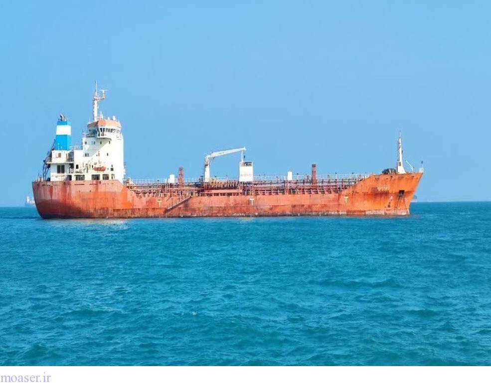 یک نفتکش در سواحل عمان مورد اصابت پهپاد انتحاری قرار گرفت