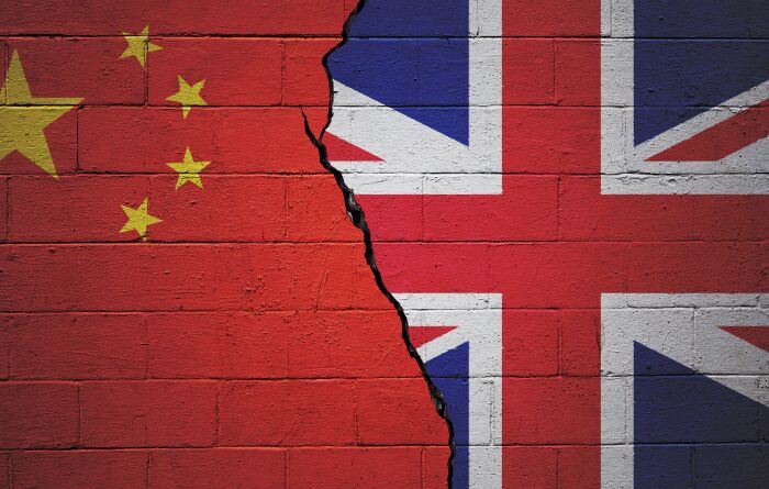 سفارت چین: انگلیس طرز فکر استعماری خود را درمان کند