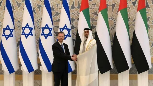 دیدار رئیس رژیم صهیونیستی با بن زاید در ابوظبی