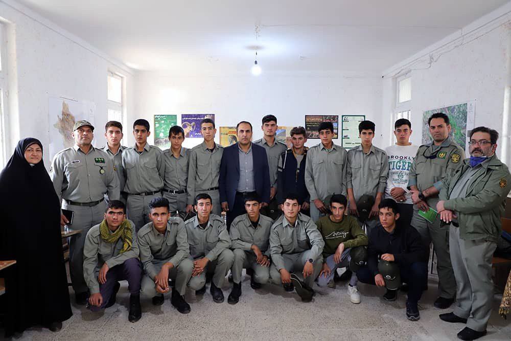 بازدید دو تن از اعضای کارگروه اجرایی دیپلم محیط بانی از مدرسه محیط بانی فارس