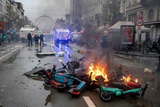 پلیس بلژیک و هواداران خشمگین فوتبال در بروکسل درگیر شدند