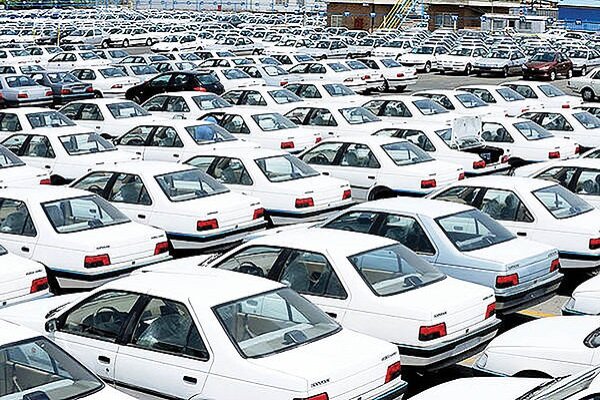 حذف قیمت‌های کاذب بازار با عرضه خودرو در بورس