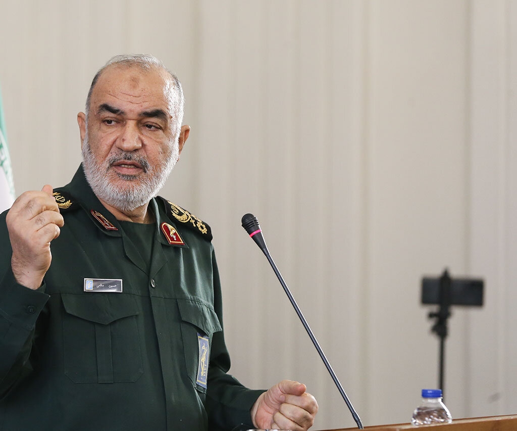 سردار سلامی: می‌خواستند ایران را بی‌ثبات کنند خود دچار بی‌ثباتی شده‌اند
