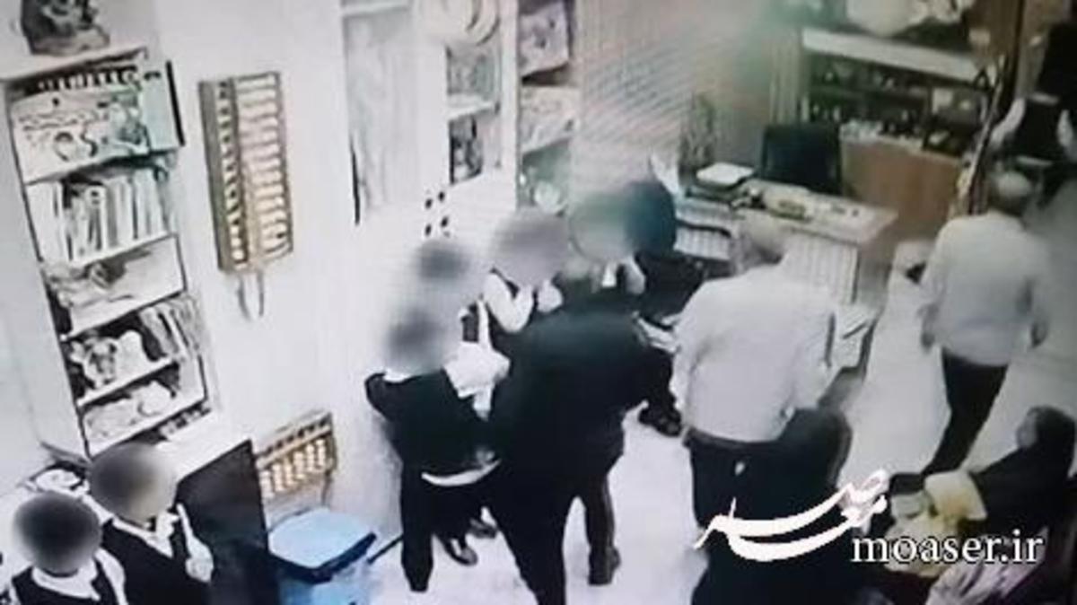 مدیر مدرسه ای که دانش آموزان ابتدایی را کتک می زد بازداشت شد