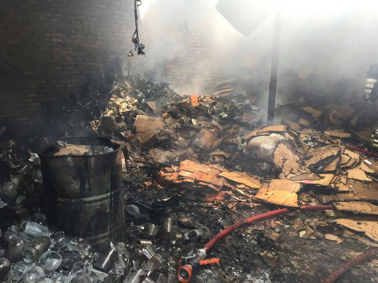 وقوع آتش‌سوزی در یک ساختمان اقامتی پذیرایی در تهران