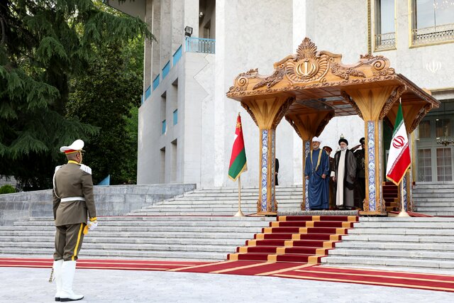 استقبال رسمی رئیس جمهور از پادشاه عمان