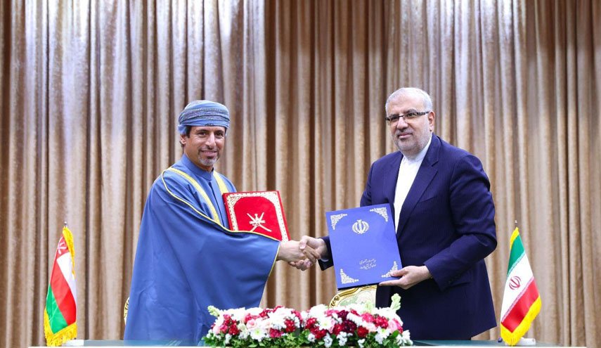 چهار سند همکاری میان ایران و عمان به امضا رسید