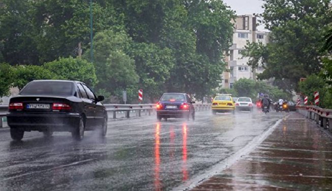 بارش باران و احتمال آبگرفتگی معابر در۱۱ استان
