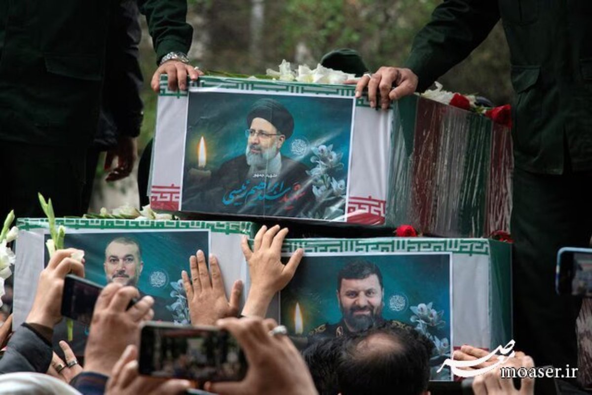 هزاران ایرانی در تبریز برای وداع با رئیسی به خیابان آمدند