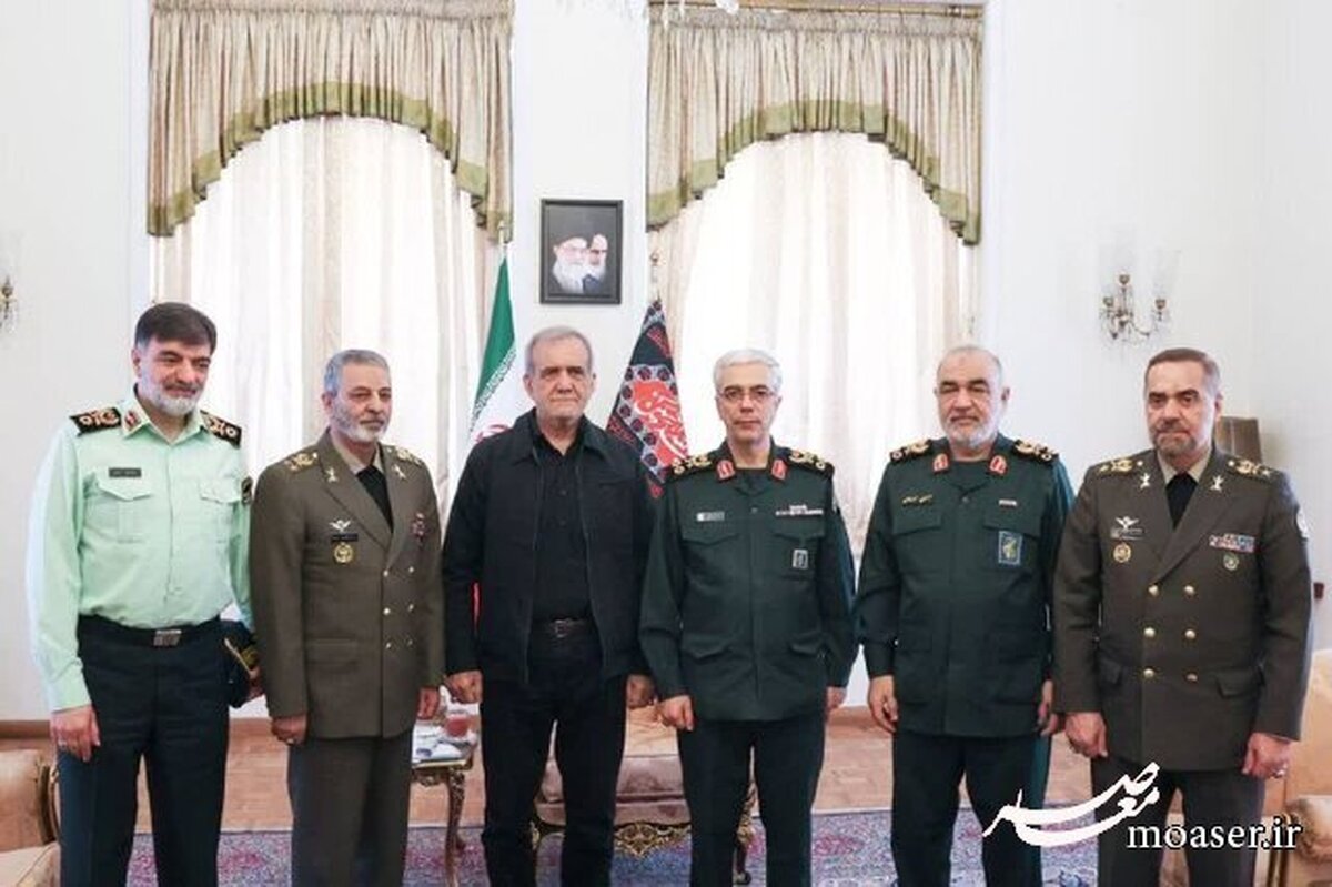 دیدار فرماندهان نظامی و انتظامی با رئیس‌جمهور منتخب