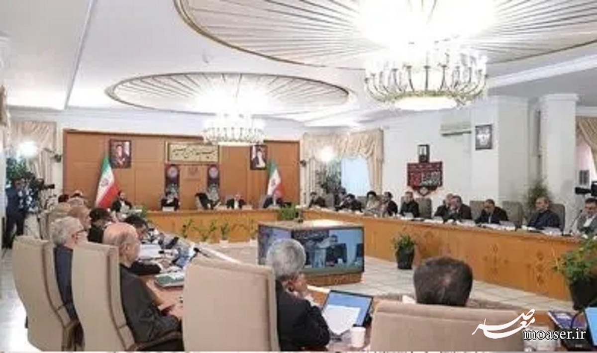 خبر «تعلیق مصوبات ۲۵ روز گذشته دولت» کذب است