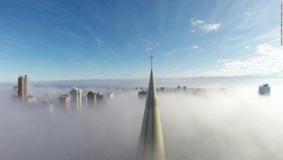 برج کلیسای مارینگا برزیل از بالای ابرها هم پیداست