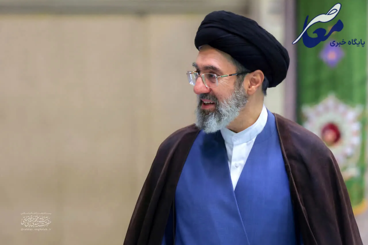 رهبری با محصلین